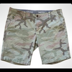 NWOT Dockers smart flex mens camo shorts. 38
